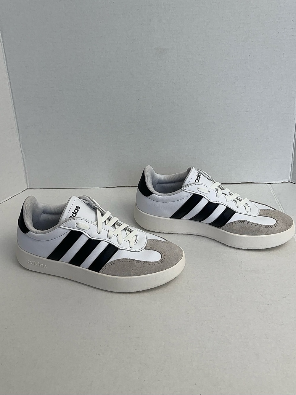 Adidas Barreda T-Toe Sneakers White Suede Lace-Up Shoes Women’s Size 9 - Picture 1 of 13
